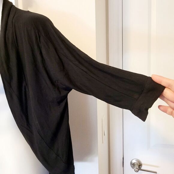 2/$20 Vintage black top blouse jacketMade in Canada - Picture 3 of 4